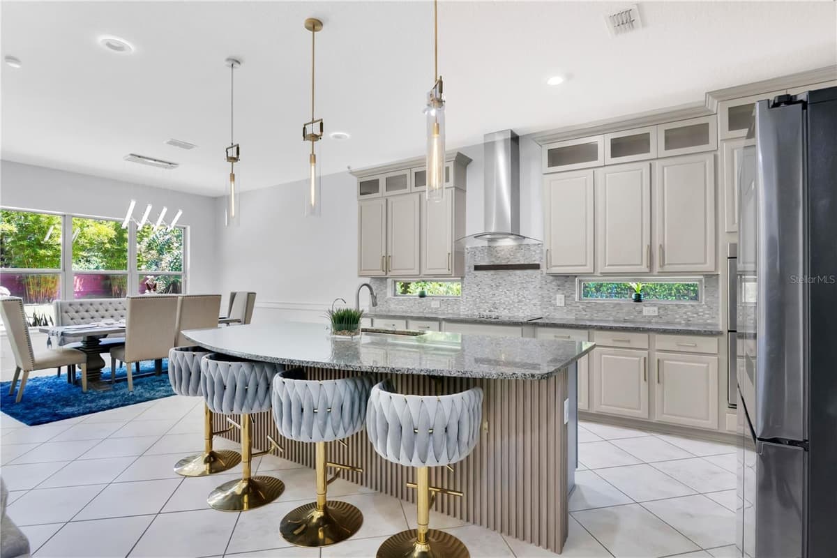 9443 ROYAL ESTATES BOULEVARD — photo 15 of 55