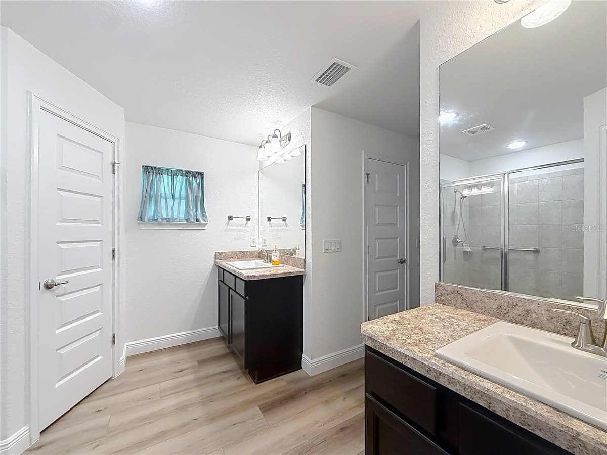 28 HOLLY COURT — photo 47 of 75