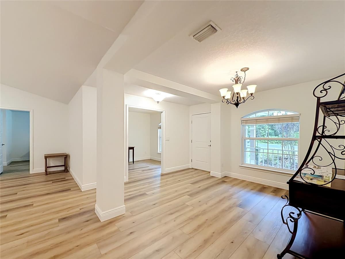 28 HOLLY COURT — photo 26 of 75