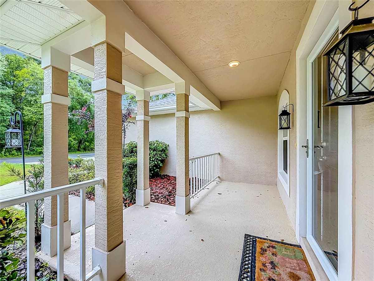 28 HOLLY COURT — photo 10 of 75