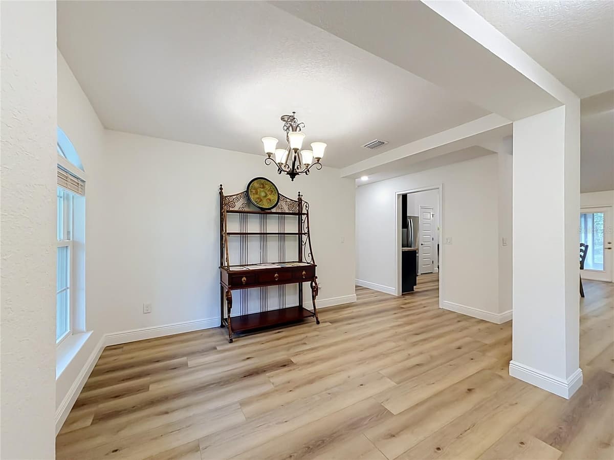 28 HOLLY COURT — photo 25 of 75