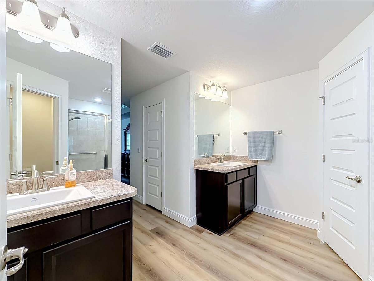28 HOLLY COURT — photo 48 of 75
