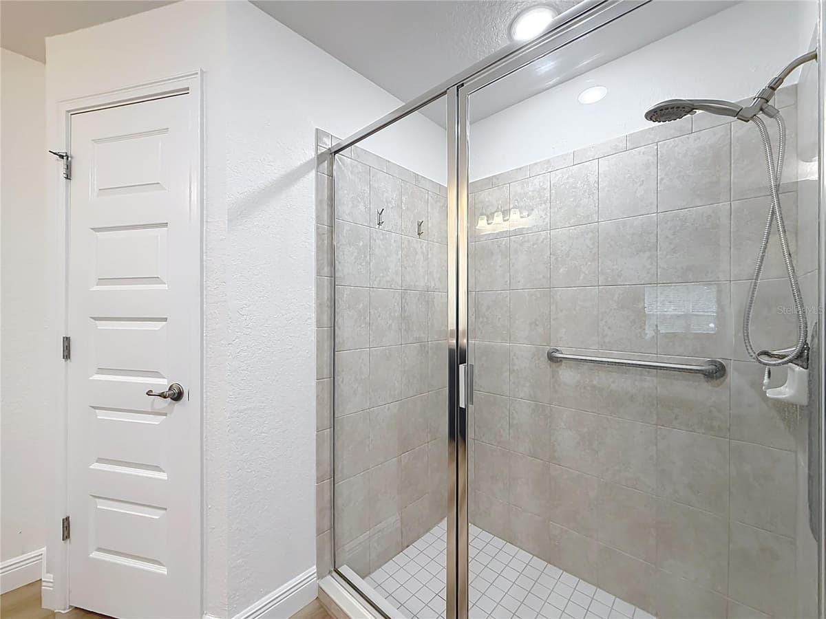28 HOLLY COURT — photo 49 of 75