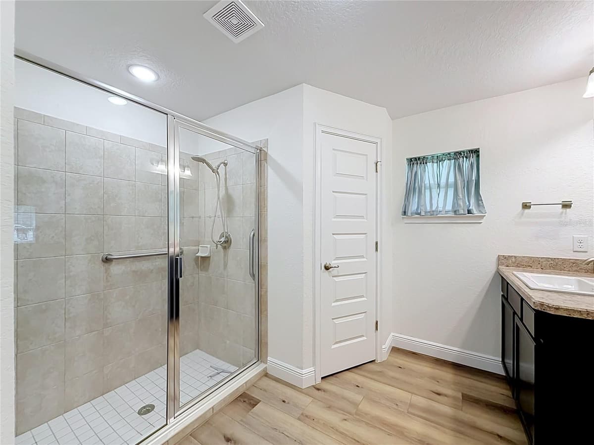 28 HOLLY COURT — photo 46 of 75
