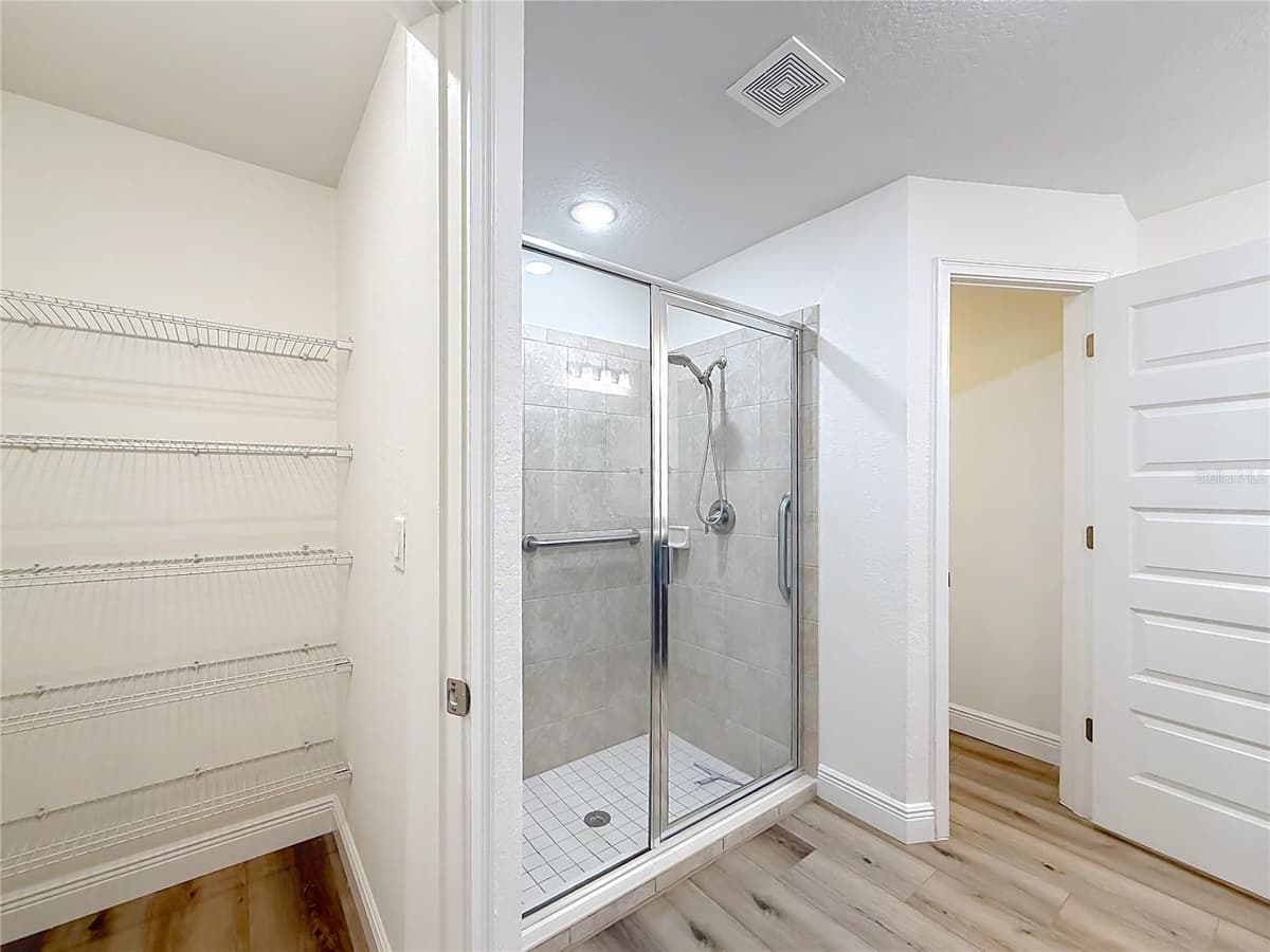 28 HOLLY COURT — photo 45 of 75