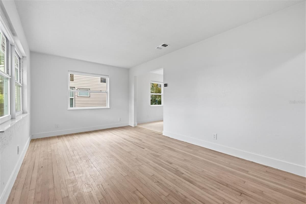 4716 17TH AVENUE — photo 4 of 25
