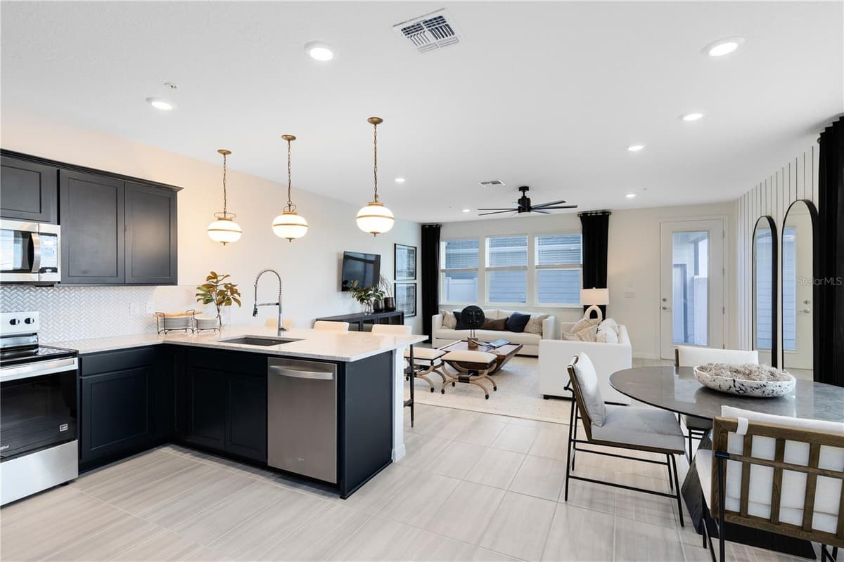 4560 ORCHARD VIEW ALLEY — photo 9 of 36