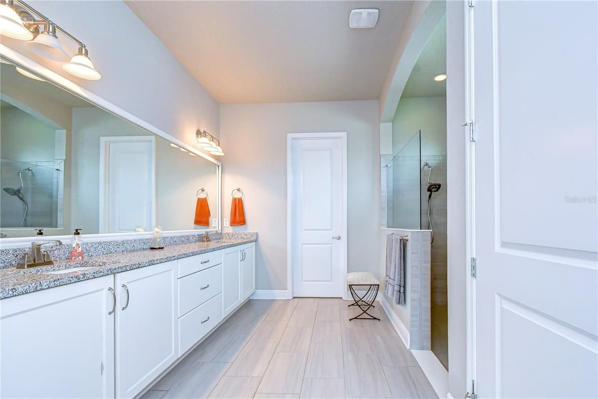 14014 SWALLOW HILL DRIVE — photo 18 of 33