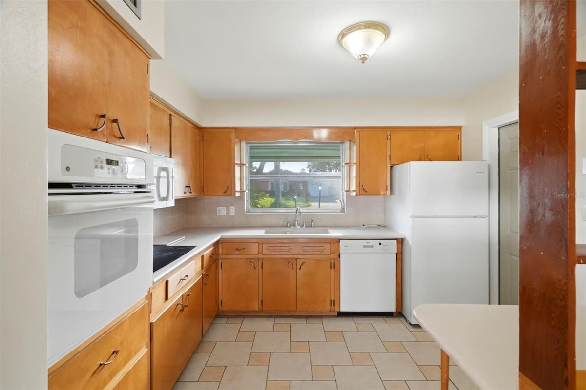 8835 109TH STREET — photo 10 of 31