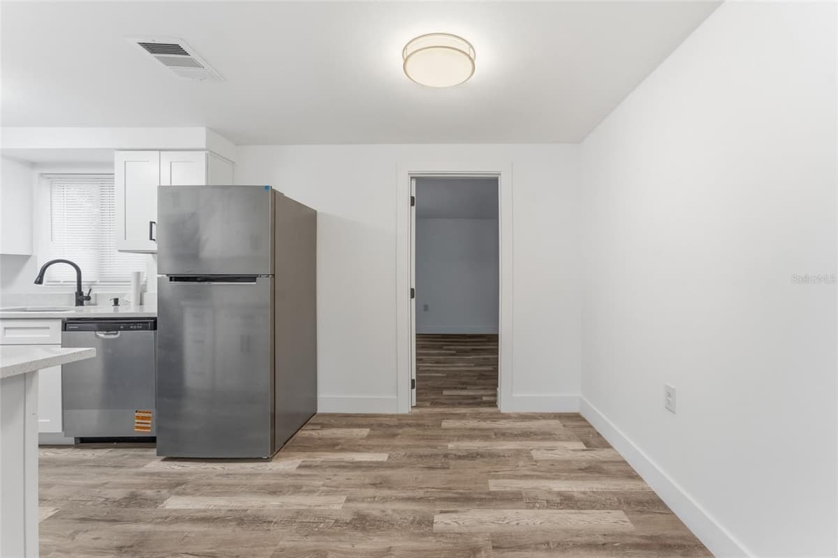 3306 CANTRELL STREET — photo 6 of 31