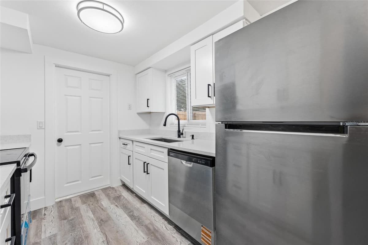 3306 CANTRELL STREET — photo 5 of 31