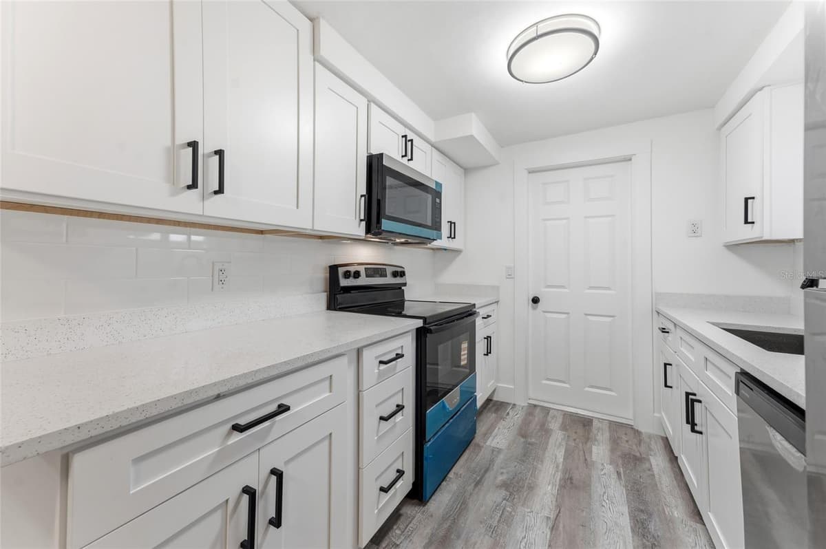 3306 CANTRELL STREET — photo 8 of 31