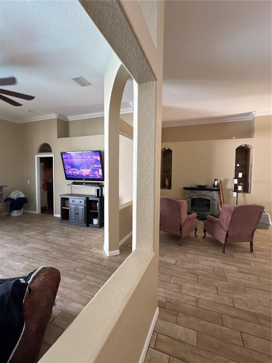 10761 BANFIELD DRIVE — photo 13 of 55