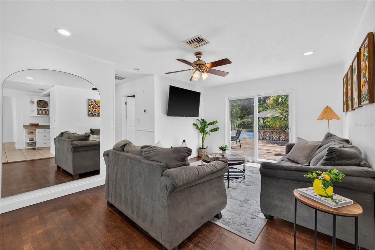 166 PINELLAS WAY — photo 4 of 27