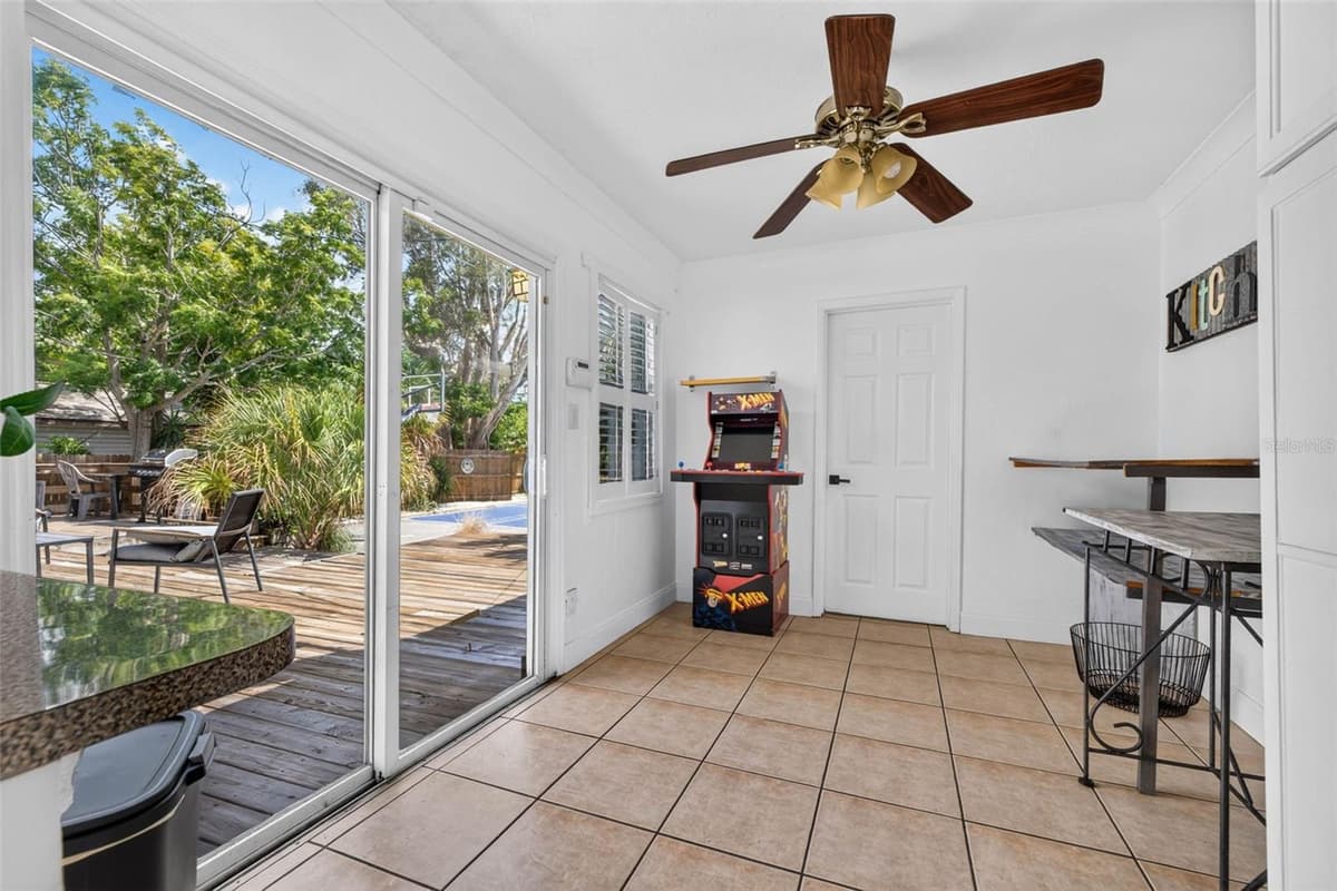 166 PINELLAS WAY — photo 11 of 27