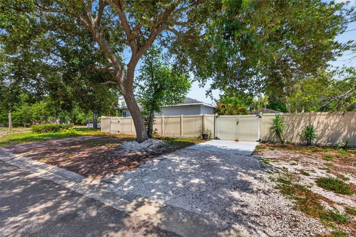 166 PINELLAS WAY — photo 26 of 27