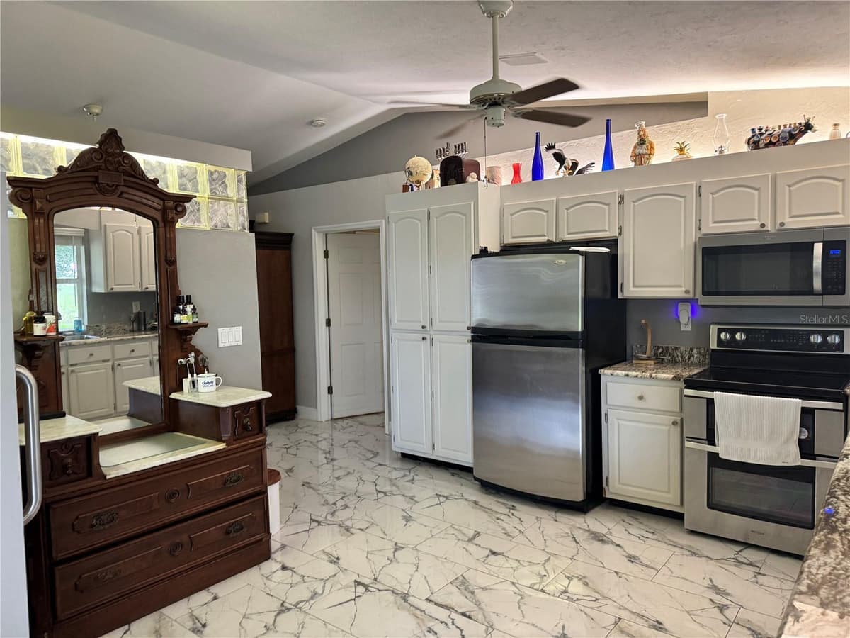 30048 OAK ROAD — photo 4 of 33