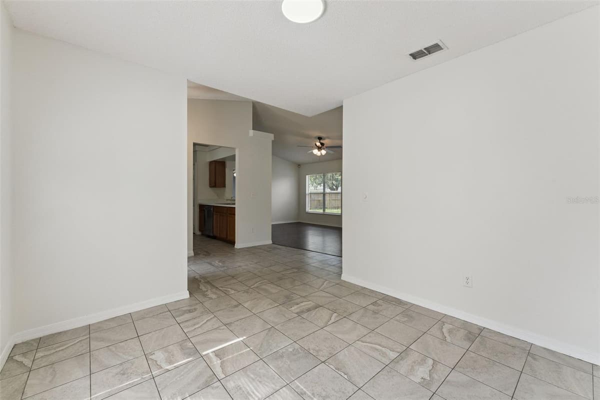 10803 SIENA DRIVE — photo 8 of 39