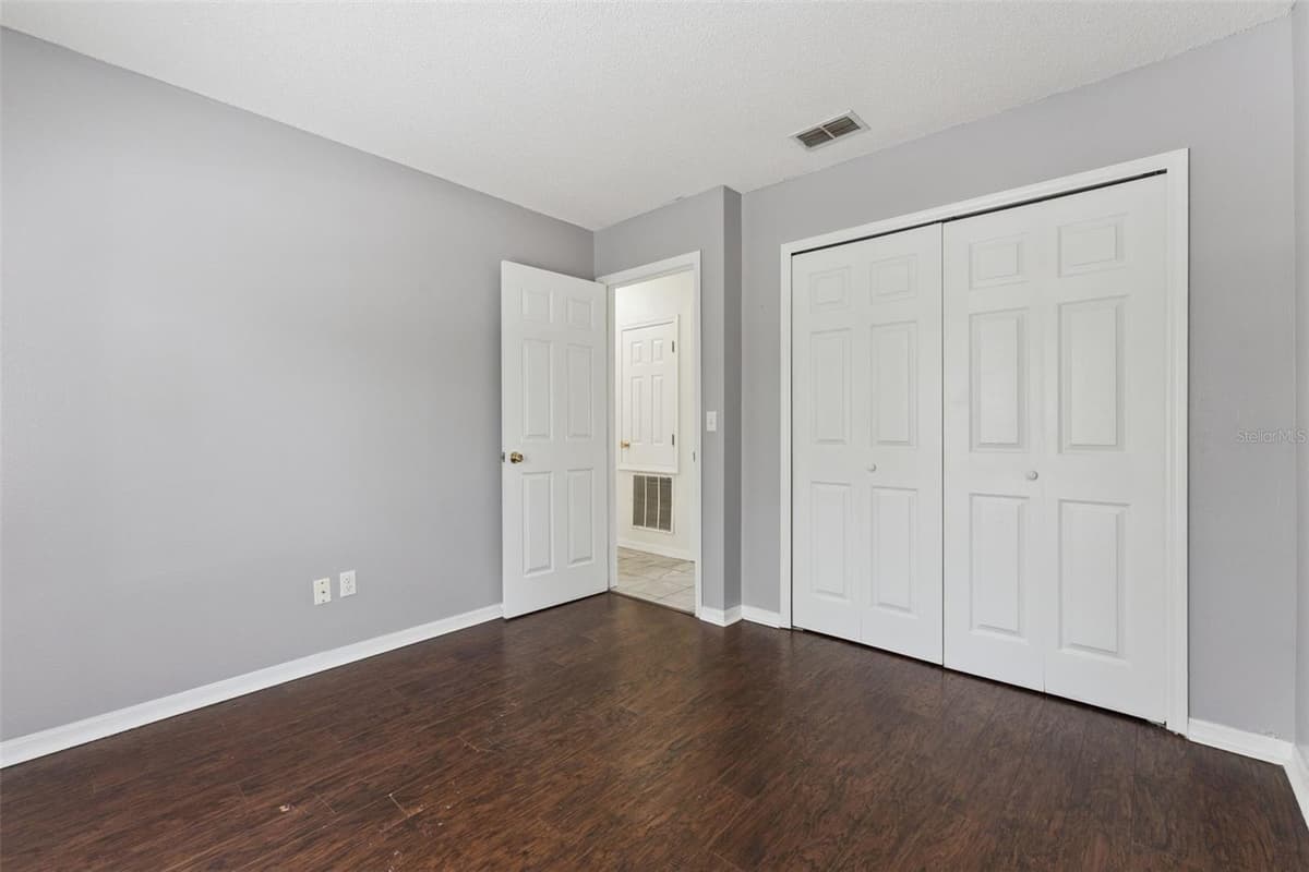 10803 SIENA DRIVE — photo 19 of 39