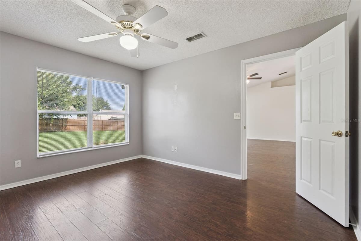 10803 SIENA DRIVE — photo 15 of 39