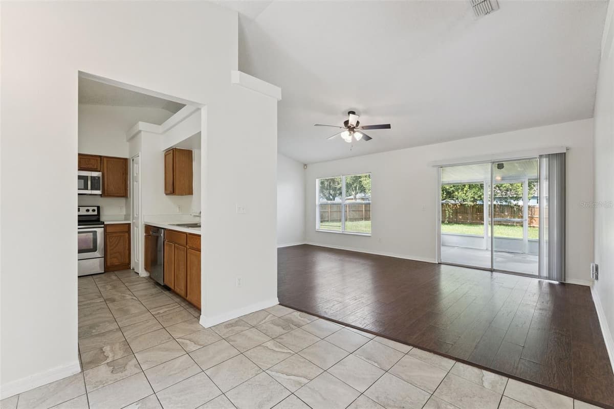 10803 SIENA DRIVE — photo 13 of 39