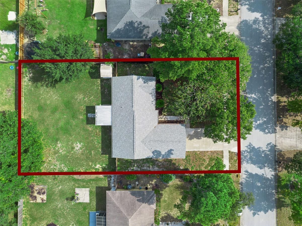 10803 SIENA DRIVE — photo 32 of 39