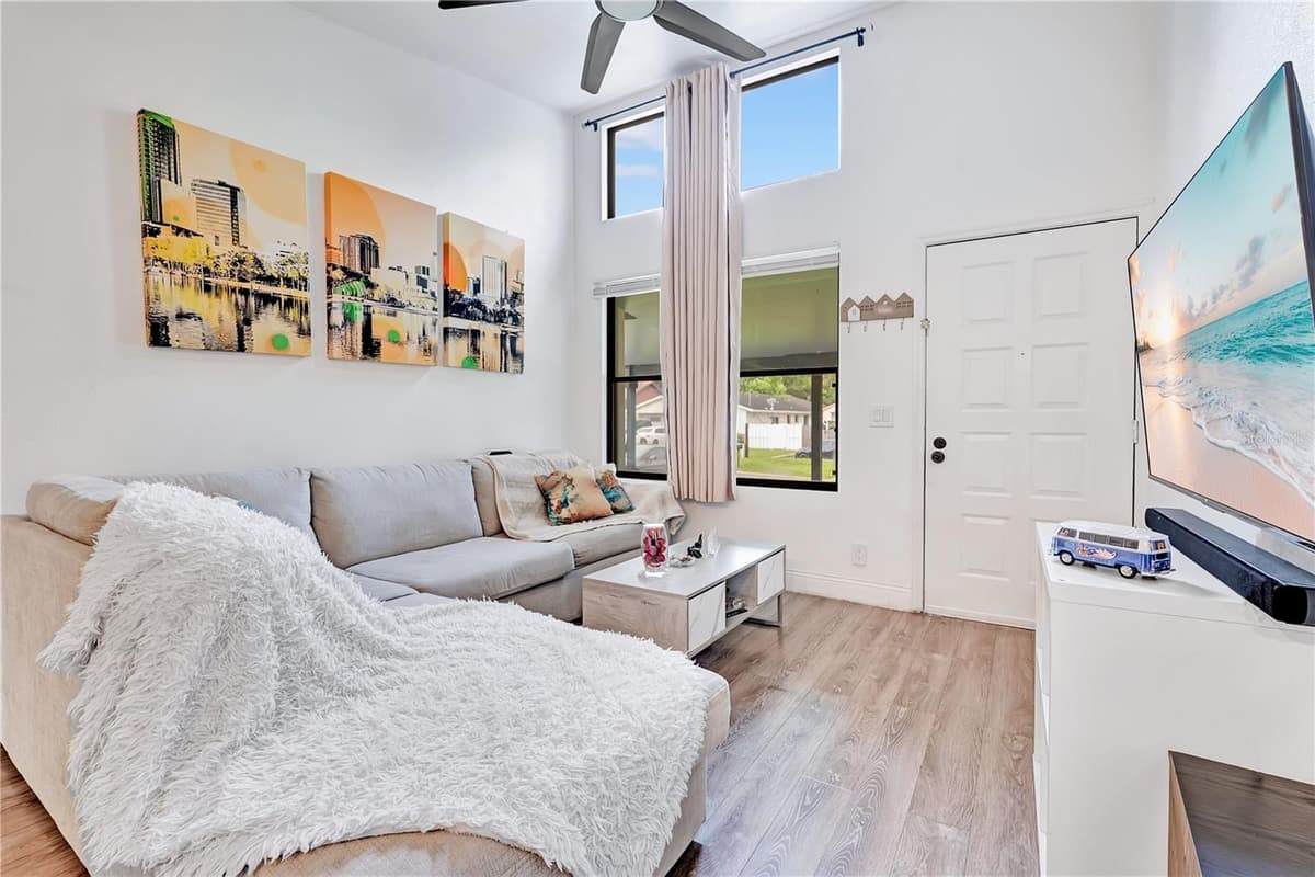 415 LANCELOT AVENUE — photo 6 of 28