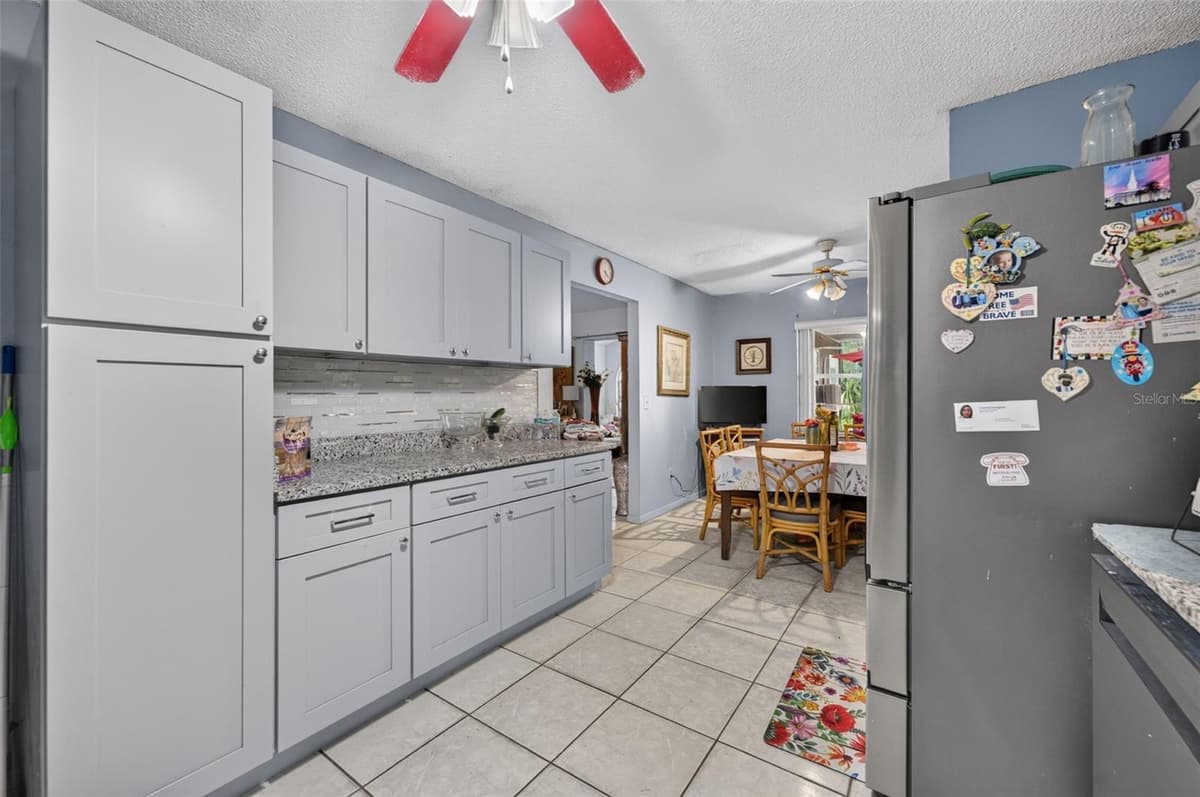 5907 UONA AVENUE — photo 16 of 34