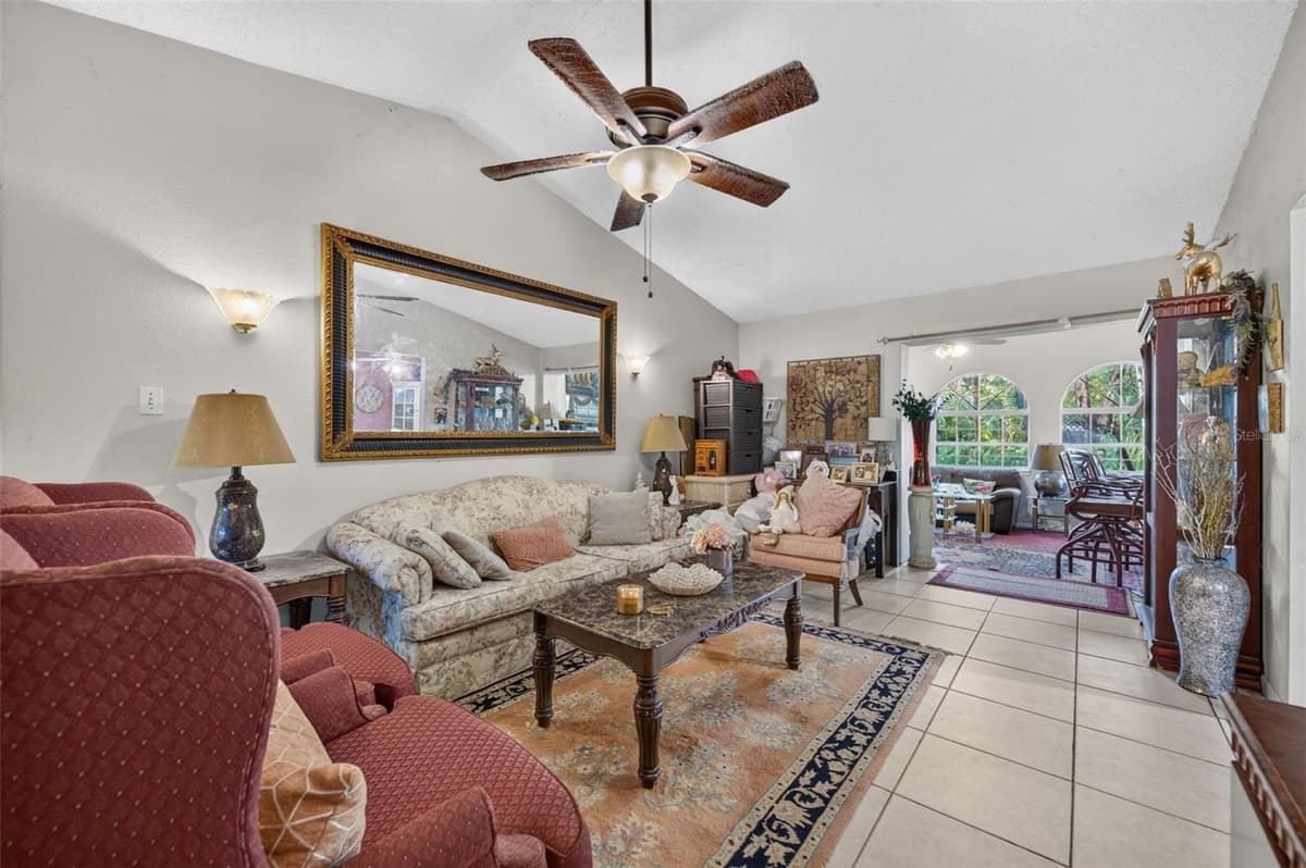 5907 UONA AVENUE — photo 7 of 34