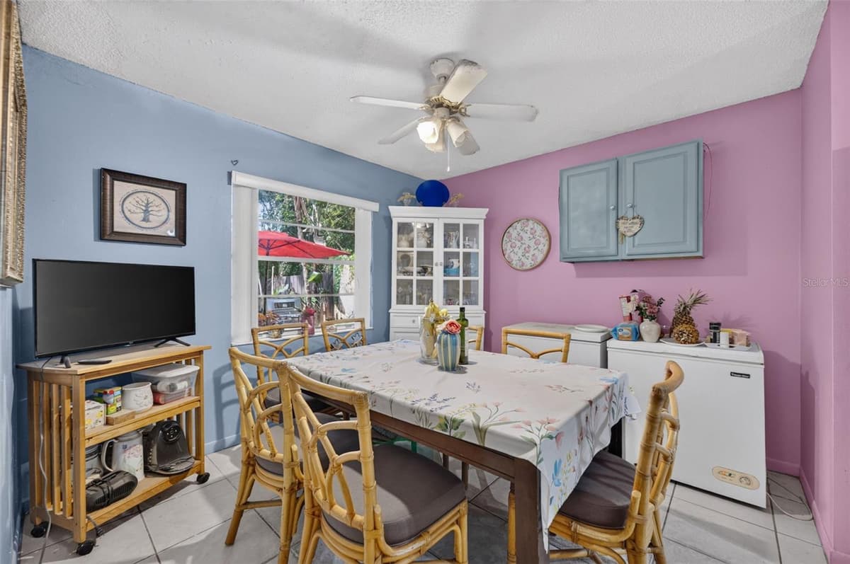 5907 UONA AVENUE — photo 10 of 34
