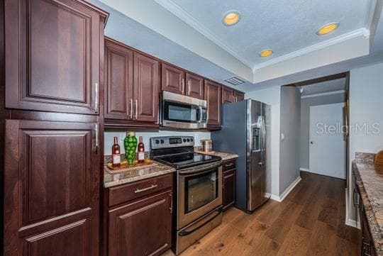 4577 GREAT LAKES DRIVE — photo 14 of 52