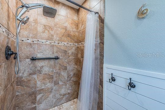 4577 GREAT LAKES DRIVE — photo 27 of 52
