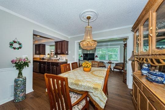 4577 GREAT LAKES DRIVE — photo 10 of 52