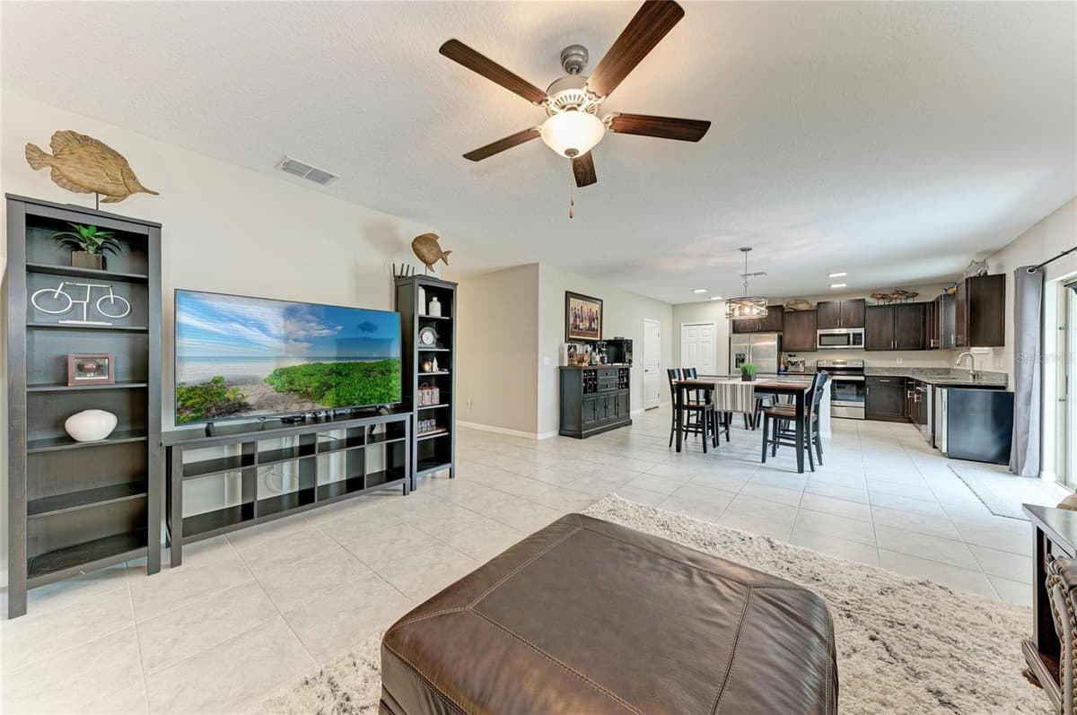 5512 OLANO STREET — photo 13 of 70