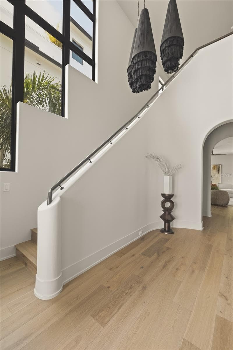 128 ADRIATIC AVENUE — photo 3 of 87