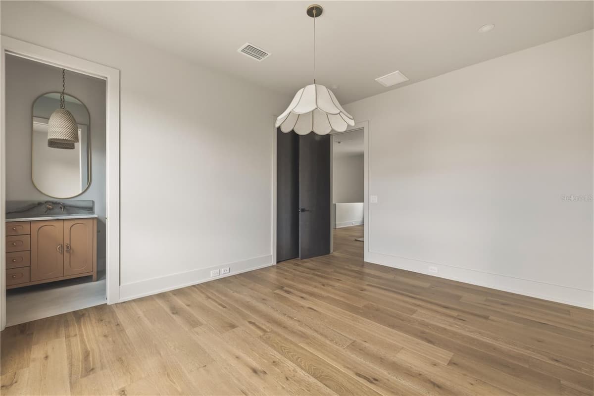 128 ADRIATIC AVENUE — photo 55 of 87