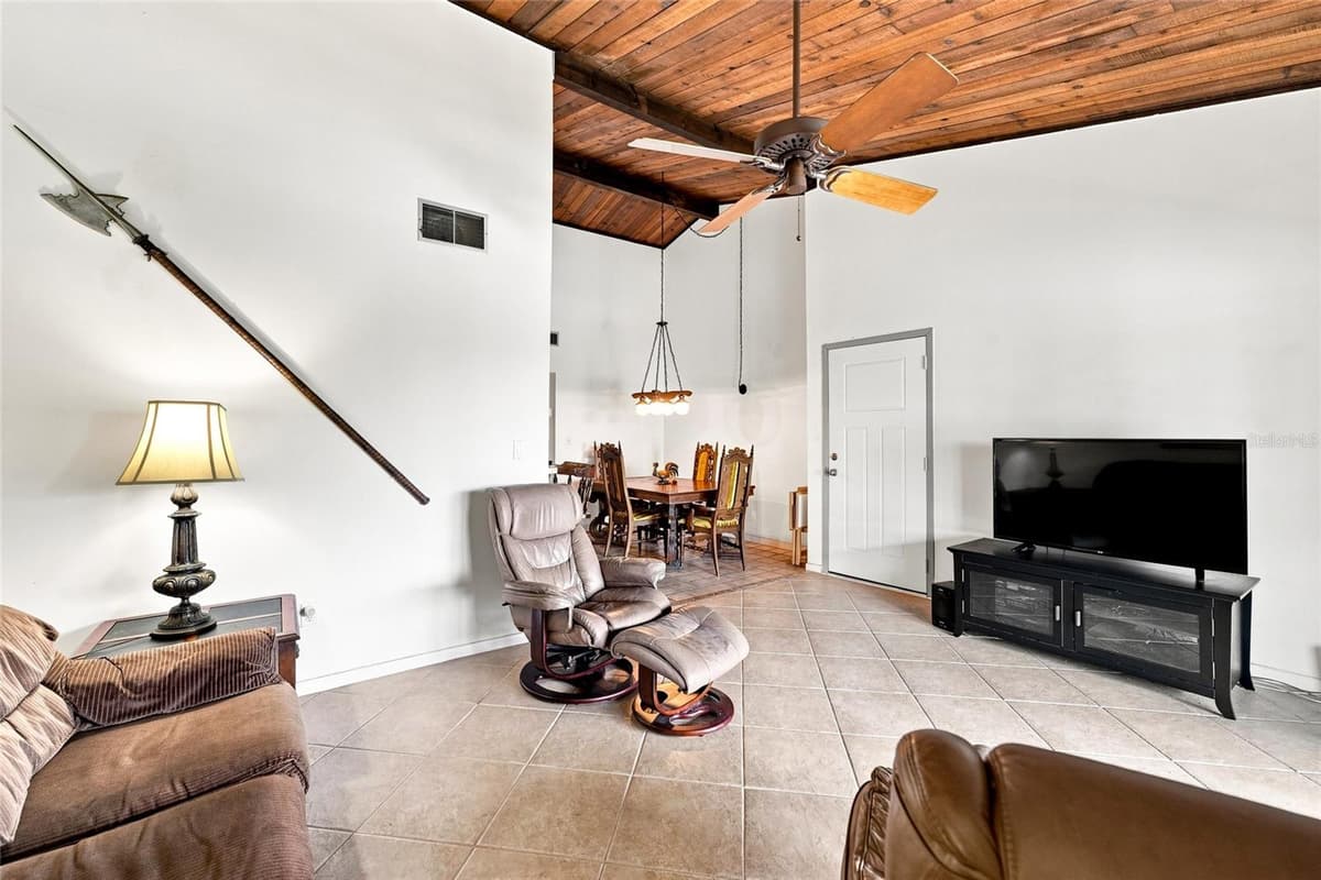 501 PLAZA SEVILLE COURT — photo 7 of 48