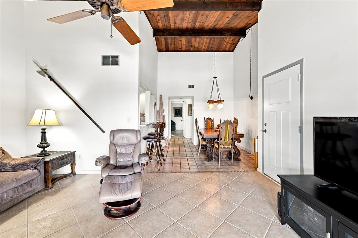 501 PLAZA SEVILLE COURT — photo 8 of 48