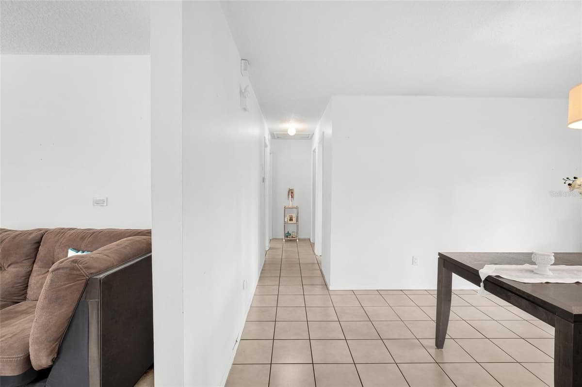 7261 ABBEY LANE — photo 16 of 35