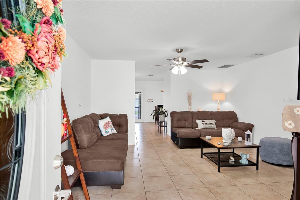 7261 ABBEY LANE — photo 6 of 35