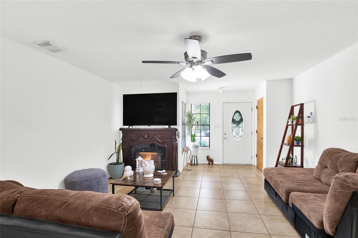 7261 ABBEY LANE — photo 8 of 35