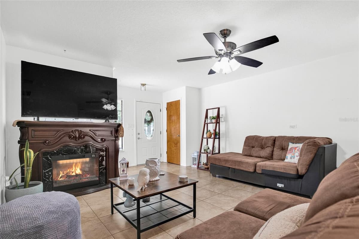 7261 ABBEY LANE — photo 9 of 35