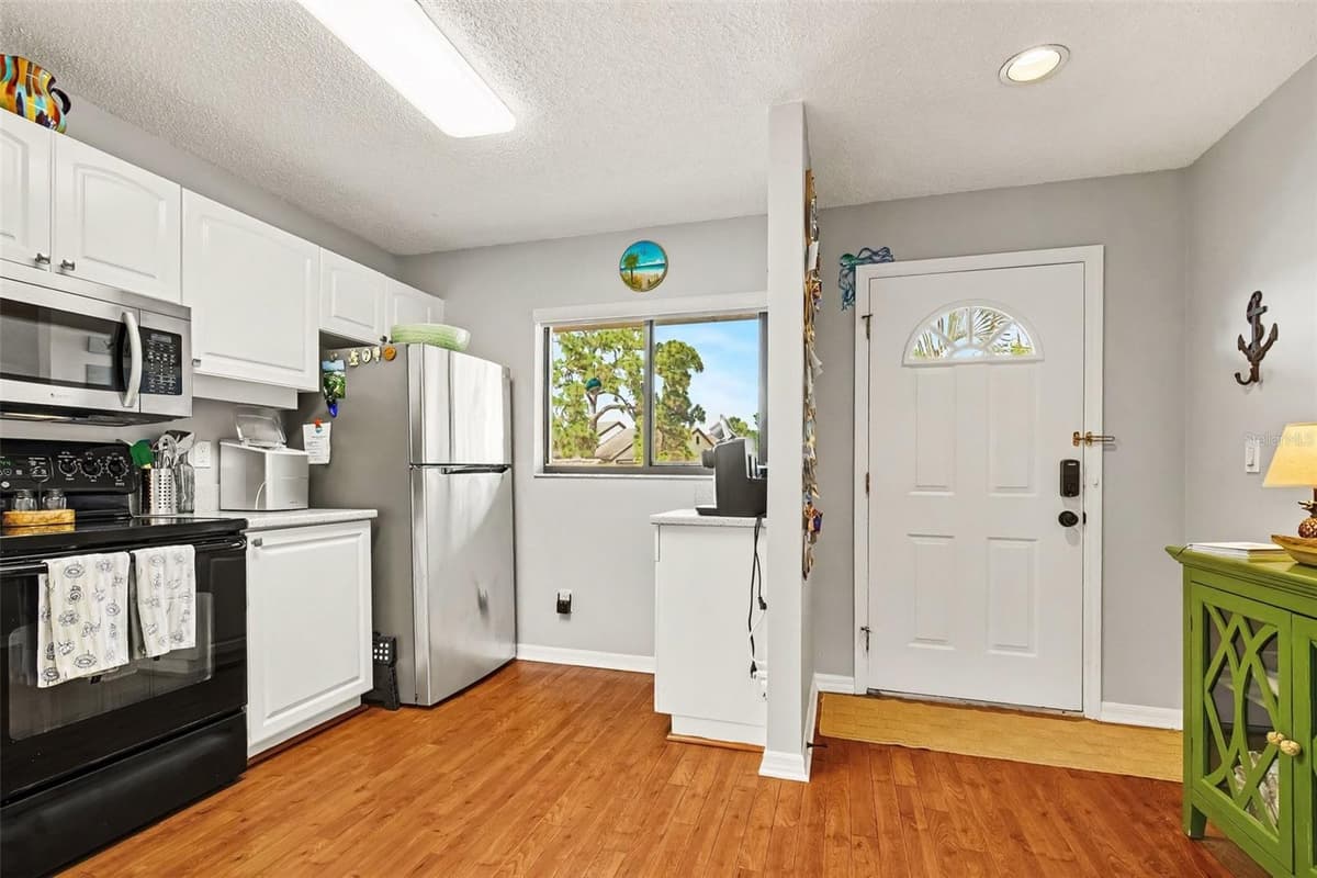 5652 ASHTON LAKE DRIVE — photo 13 of 51