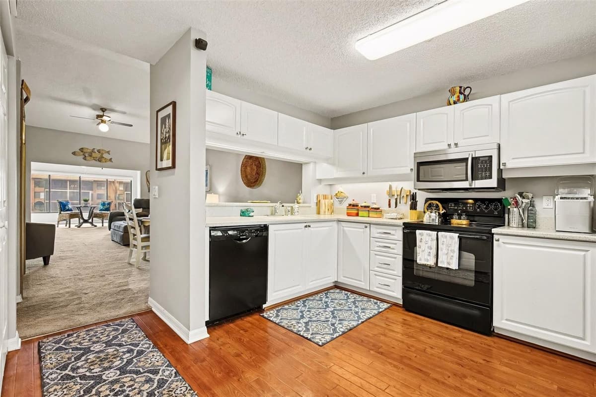 5652 ASHTON LAKE DRIVE — photo 12 of 51