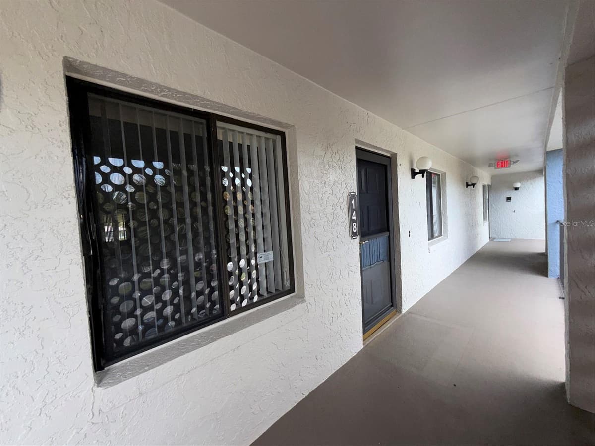 15 ESCONDIDO COURT — photo 2 of 4