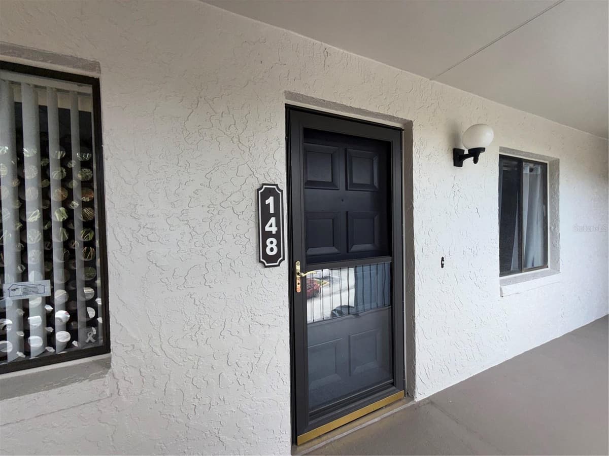 15 ESCONDIDO COURT — photo 1 of 4