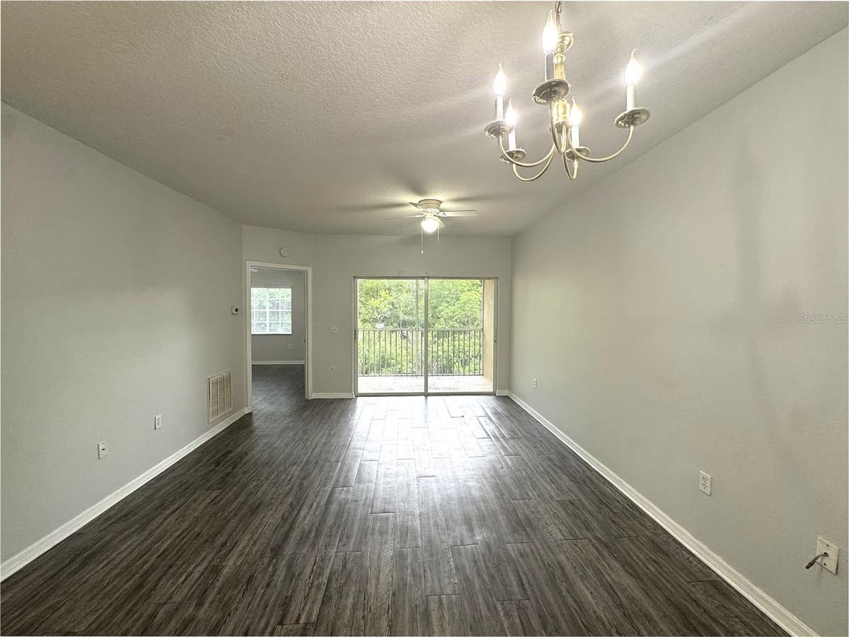 9621 LAKEDALE WAY — photo 5 of 18