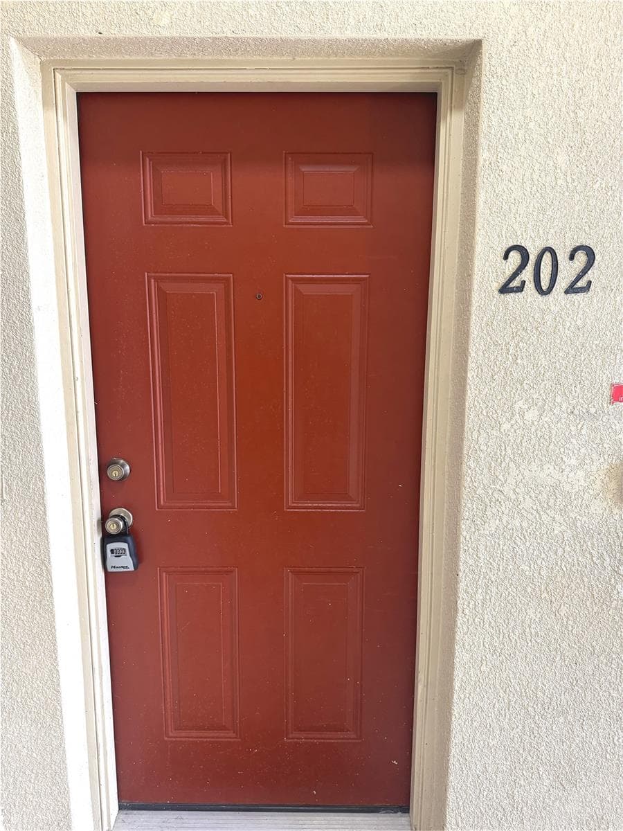 9621 LAKEDALE WAY — photo 2 of 18
