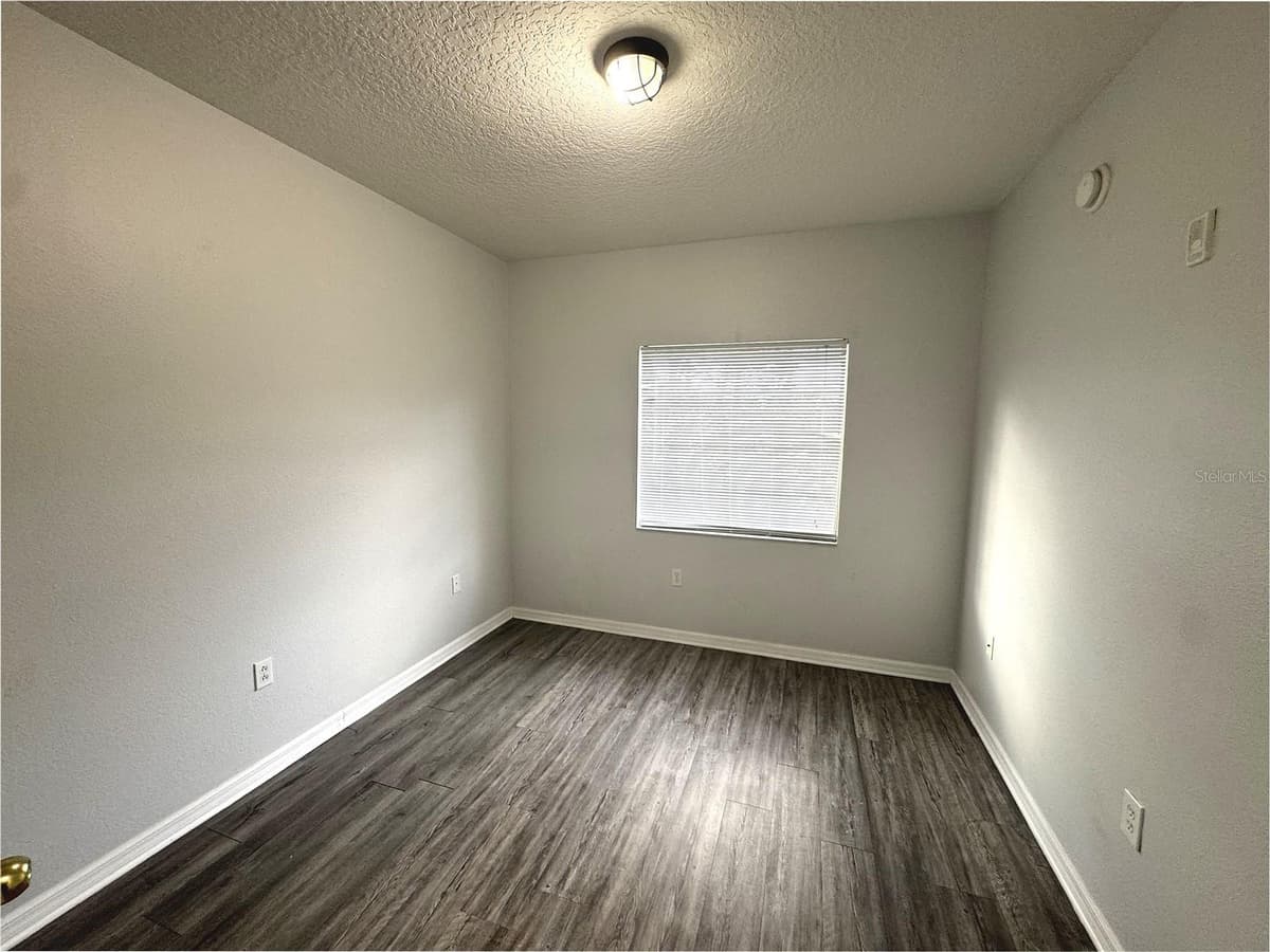 9621 LAKEDALE WAY — photo 11 of 18