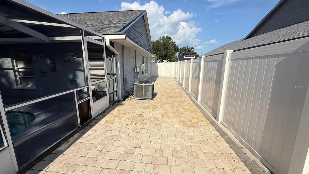 7102 HOLLOWELL DRIVE — photo 18 of 20